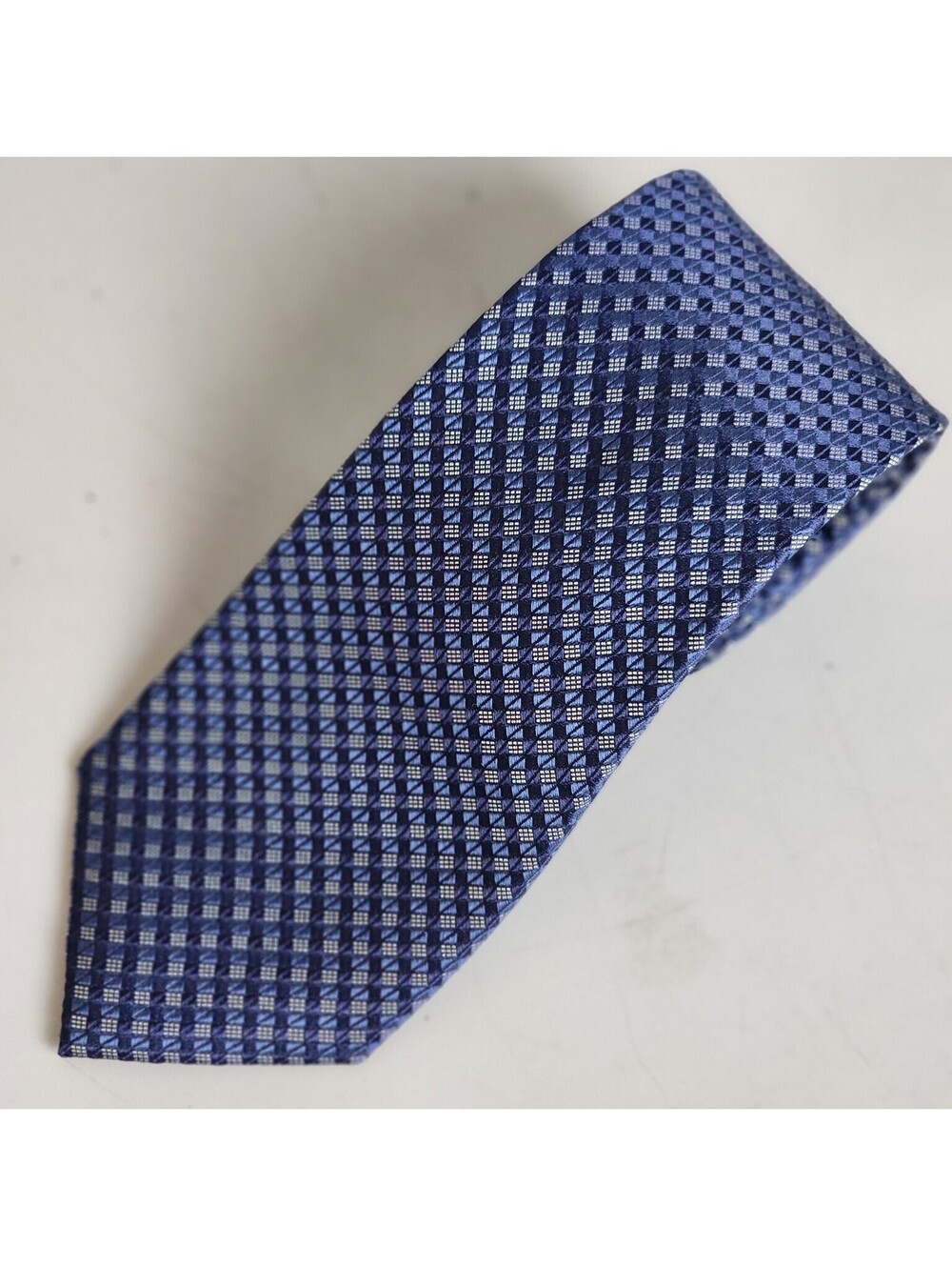 DKNY Men's Blue Geometric Pattern Silk Necktie Classic Width Business Dress Tie